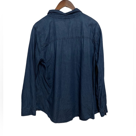 Torrid Taylor Medium Wash Denim Button Down Long Sleeve Shirt - Picture 4 of 6